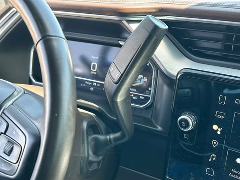 Used 2024 GMC Sierra 3500 Denali w/ Technology Package image 20