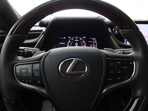 Used 2019 Lexus ES 350 w/ Premium Package FWD image 23