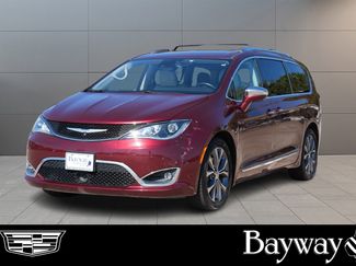 Used 2018 Chrysler Pacifica Limited w/ Advanced Safetytec Group video 1