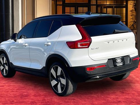 Used 2023 Volvo XC40 Recharge Ultimate AWD/4WD image 10