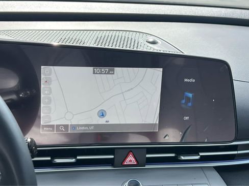 Certified 2024 Hyundai Elantra Limited FWD image 36