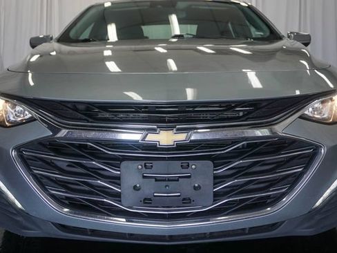 Used 2024 Chevrolet Malibu LT FWD image 3