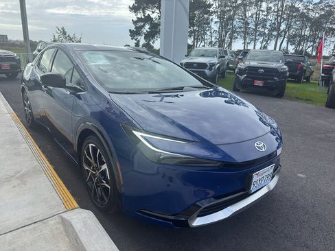 Used 2025 Toyota Prius Plug-In Hybrid image 19