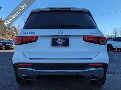 Used 2023 Mercedes-Benz GLB 250 4MATIC image 11