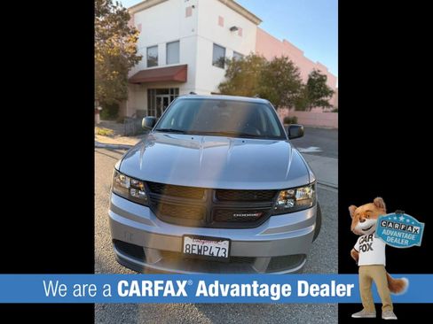 Used 2018 Dodge Journey SE w/ Connectivity Group FWD image 4