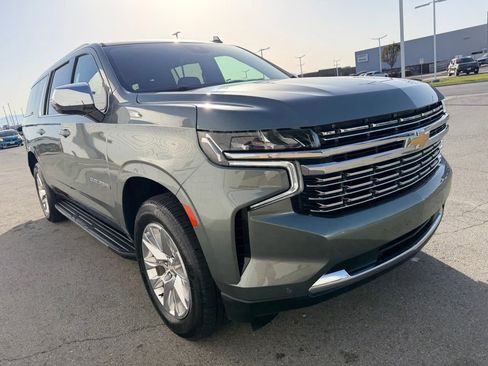 Used 2024 Chevrolet Suburban Premier image 8