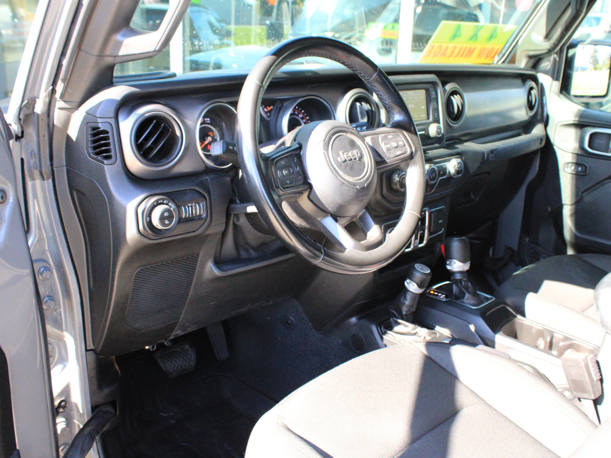 Used 2021 Jeep Gladiator Sport AWD/4WD image 12