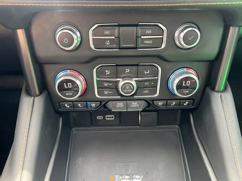 Used 2023 GMC Yukon AT4 w/ AT4 Premium Package AWD/4WD image 31