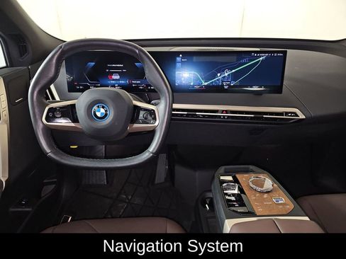 Used 2023 BMW iX xDrive50 w/ Premium Package AWD/4WD image 4