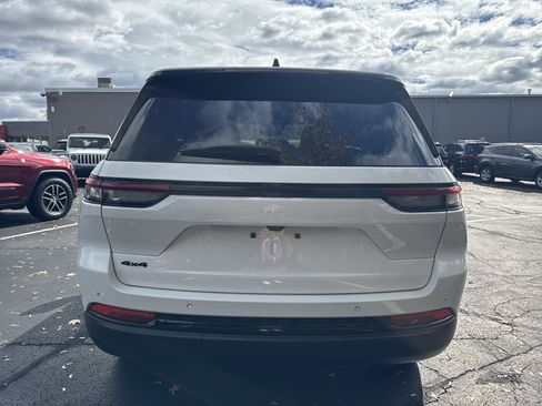 Certified 2023 Jeep Grand Cherokee Altitude image 6
