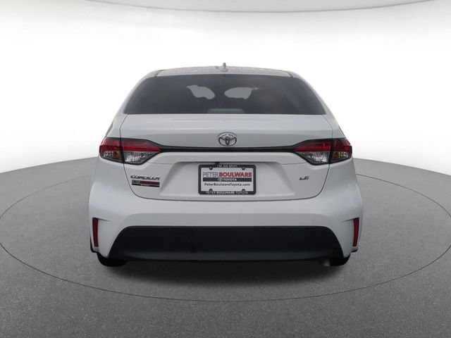 Used 2025 Toyota Corolla LE FWD image 5