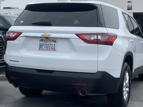Used 2020 Chevrolet Traverse LS image 4