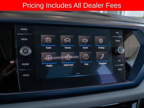 Used 2022 Volkswagen Taos SE FWD image 12