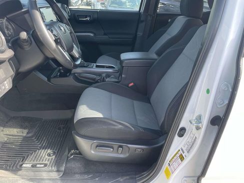 Used 2023 Toyota Tacoma TRD Off-Road image 28