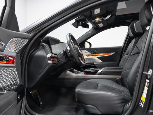 Used 2023 BMW 760i xDrive w/ Parking Assistance Package image 6