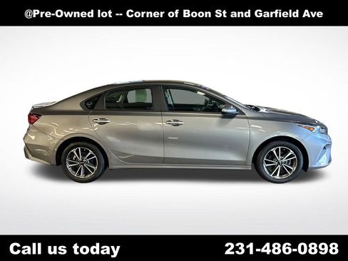 Used 2023 Kia Forte LXS FWD image 6