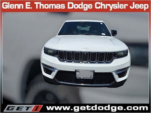 Certified 2025 Jeep Grand Cherokee Limited w/ Luxury Tech Group II AWD/4WD image 2