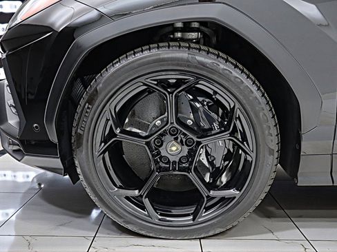 Used 2020 Lamborghini Urus image 62