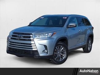 Used 2019 Toyota Highlander XLE image 1