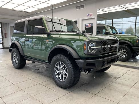 Used 2022 Ford Bronco Badlands AWD/4WD image 1