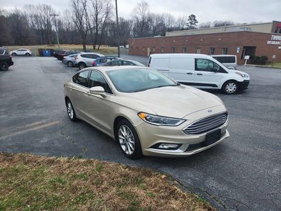 Used 2017 Ford Fusion SE w/ Fusion SE Technology Package