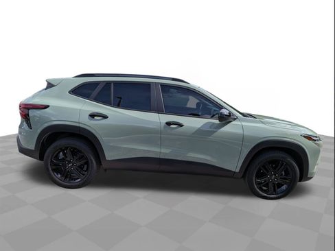 Certified 2025 Chevrolet Trax ACTIV w/ Driver Confidence Package FWD image 3