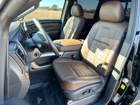 Used 2024 Nissan Titan Platinum Reserve w/ Moonroof Package AWD/4WD image 11