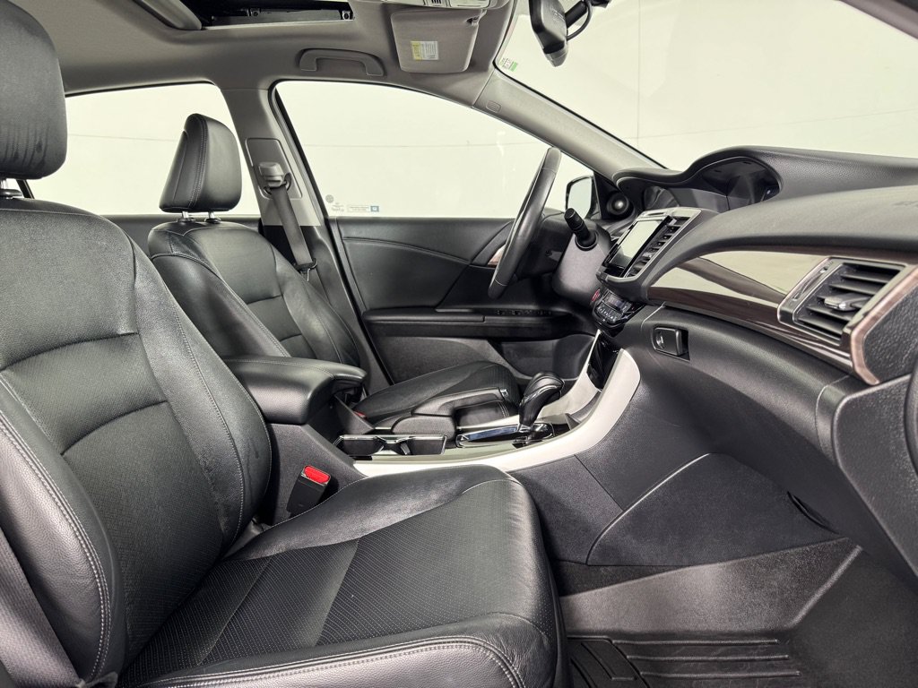 Used 2017 Honda Accord EX-L image 24