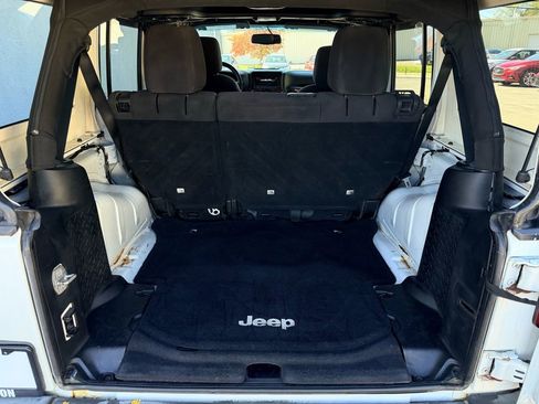 Used 2013 Jeep Wrangler Unlimited Sport image 20