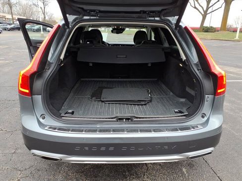 Used 2018 Volvo V90 T6 Cross Country w/ Convenience Package AWD/4WD image 30