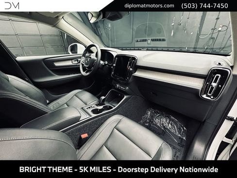 Used 2025 Volvo XC40 B5 Core w/ Protection Package Premier AWD/4WD image 19