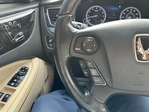 Used 2016 Hyundai Equus Ultimate RWD image 16