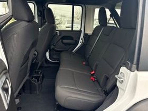 Used 2022 Jeep Wrangler Unlimited Sport image 10