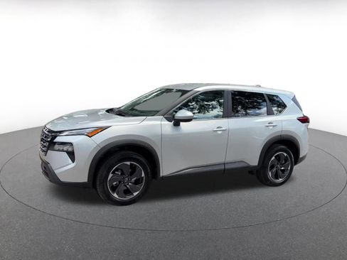 Used 2025 Nissan Rogue SV FWD image 9