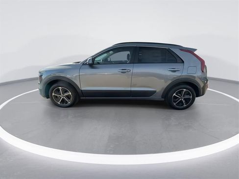 Certified 2025 Kia Niro EX image 8