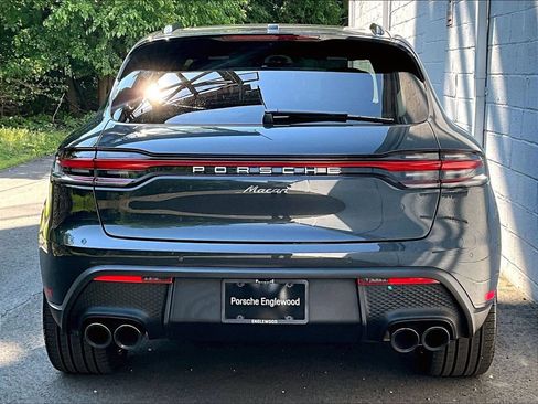 Certified 2025 Porsche Macan AWD/4WD image 9