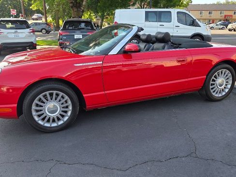 Used 2005 Ford Thunderbird RWD image 13