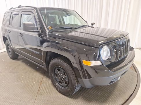 Used 2017 Jeep Patriot Sport image 15