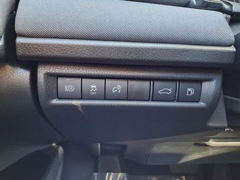 Used 2025 Toyota Camry LE image 61