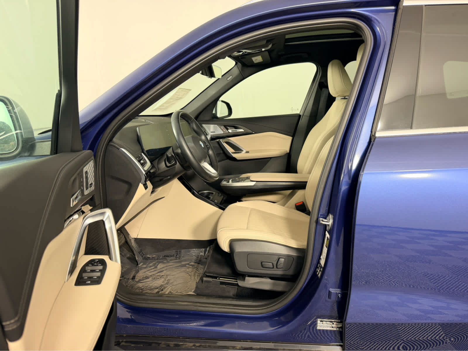 Used 2024 BMW X1 xDrive28i w/ Convenience Package AWD/4WD image 9