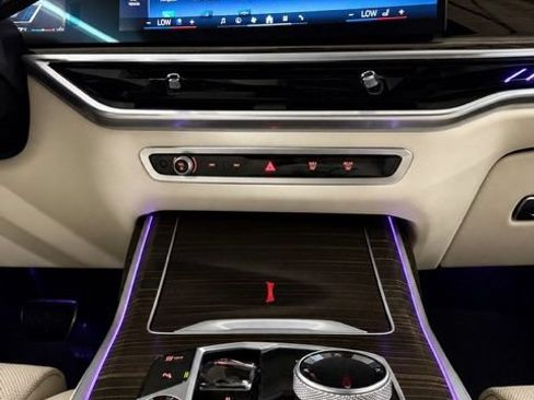 Used 2024 BMW X7 M60i w/ Executive Package AWD/4WD image 32