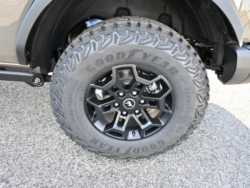 New 2026 Ford Bronco Badlands image 11