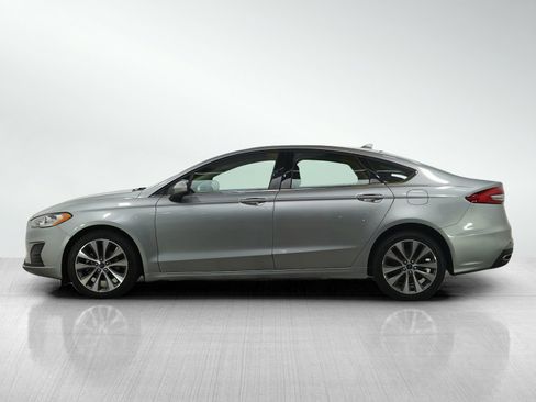 Used 2020 Ford Fusion SE image 2