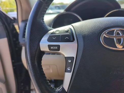 Used 2013 Toyota Highlander SE image 17