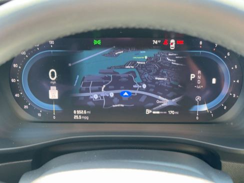 Certified 2023 Volvo XC40 B5 Plus w/ Climate Package AWD/4WD image 17