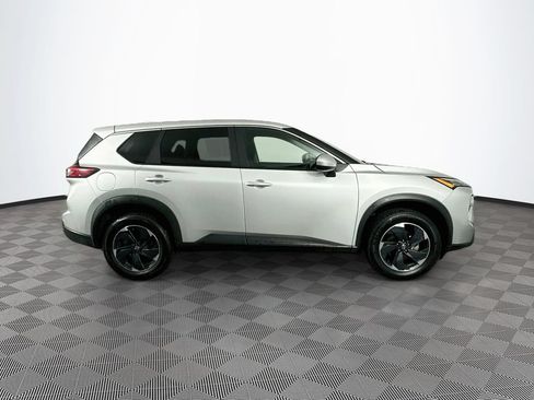 Used 2024 Nissan Rogue SV AWD/4WD image 12