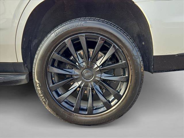 Used 2023 Cadillac Escalade Premium Luxury AWD/4WD image 21