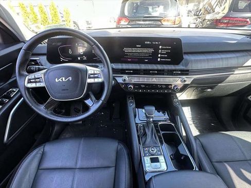 Used 2023 Kia Telluride EX w/ EX Captain's Chair Package image 15