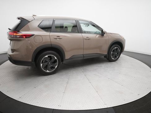 Certified 2024 Nissan Rogue SV w/ SV Premium Package image 37