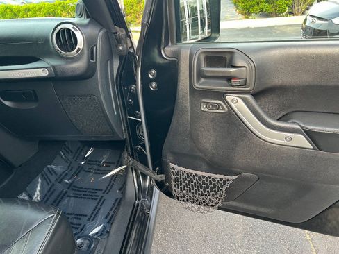 Used 2014 Jeep Wrangler Unlimited Sport AWD/4WD image 30